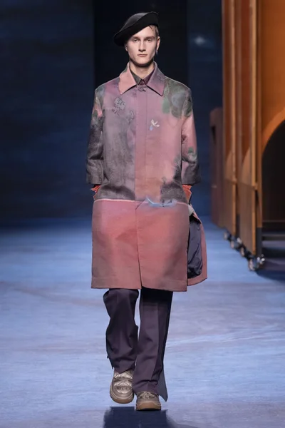Look 19